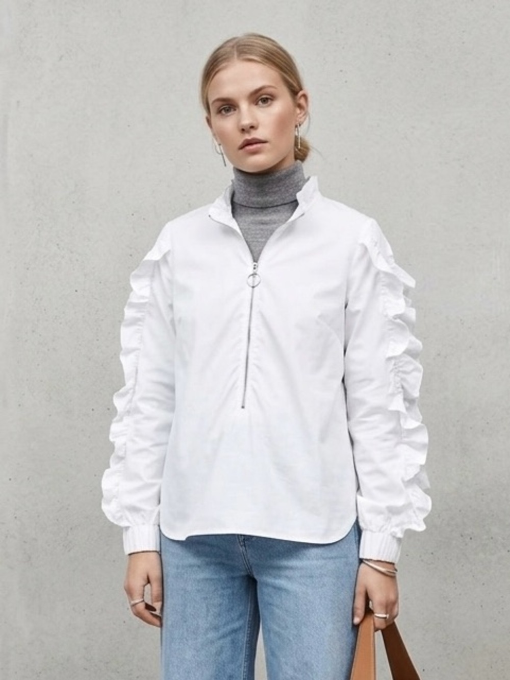 🄷&🄼 Ruffle Sleeve Blouse in White Size 4
